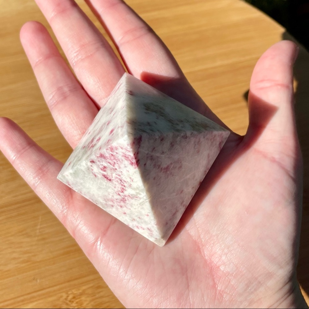 Cinnabrite pyramid